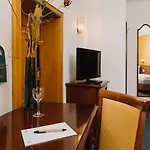 Altstadthotel Arch Hotel