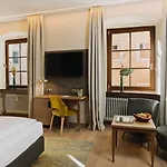 Altstadthotel Arch Hotel