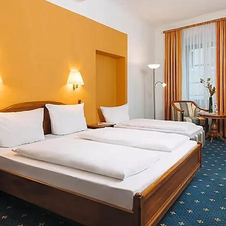 Altstadthotel Arch Szálloda 4*