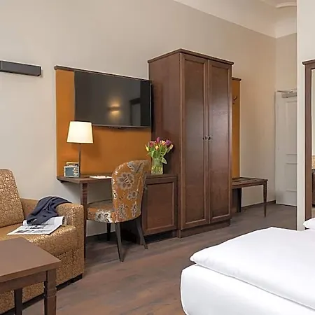 Altstadthotel Arch Szálloda 4*