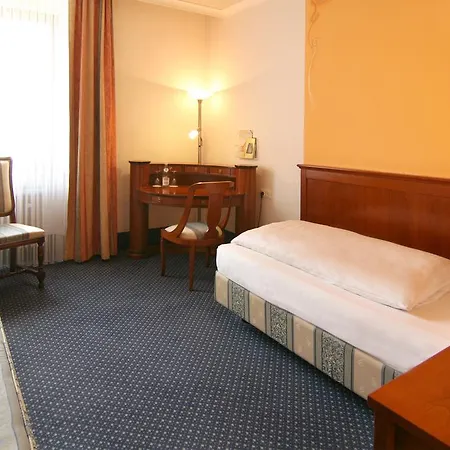 Отель Altstadthotel Arch 4*
