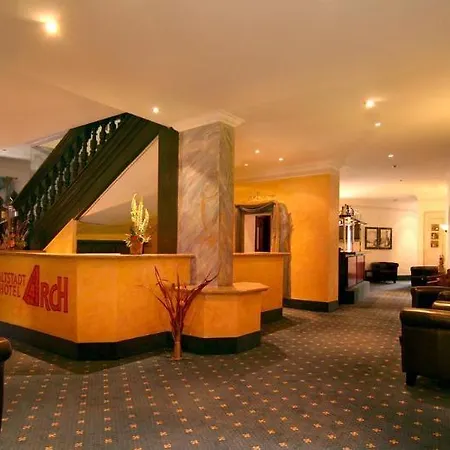 Hotel Altstadthotel Arch 4*