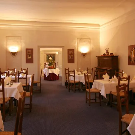 Altstadthotel Arch מלון