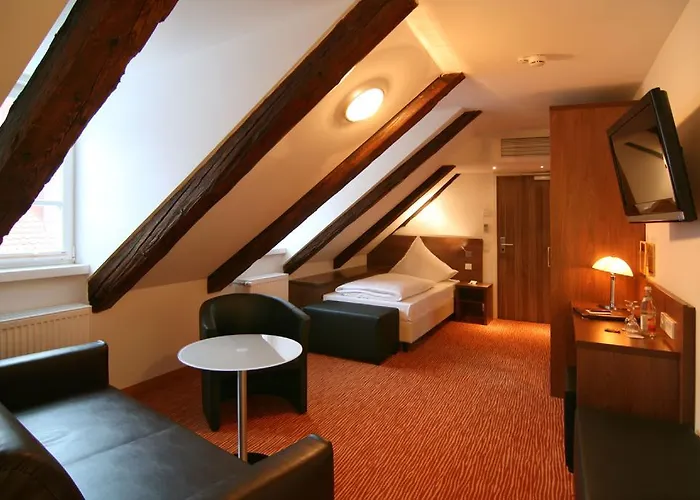 מלון Altstadthotel Arch